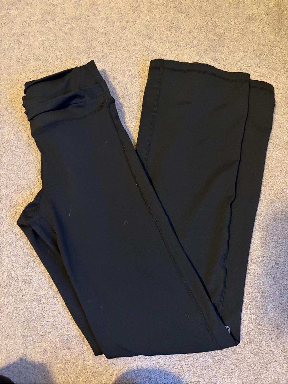 🍁 LULULEMON - Size 4 Black Yoga Pants